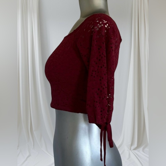 FREE 💟Hollister Crop Top - Picture 3 of 14